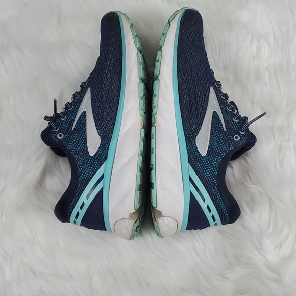 Brooks Shoes Brooks Cushion Neutral Chest 1 Shoes Women Size 8